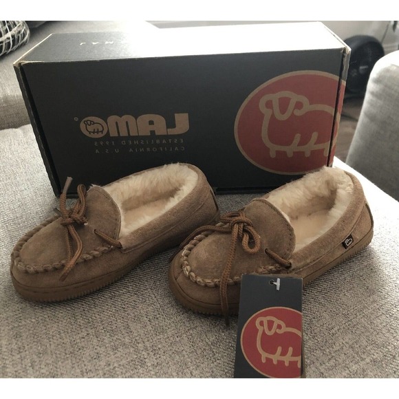 Lamo KIDS moccasins chestnut Faux Fur Lined Size 11Y brand New In Box - Picture 1 of 9